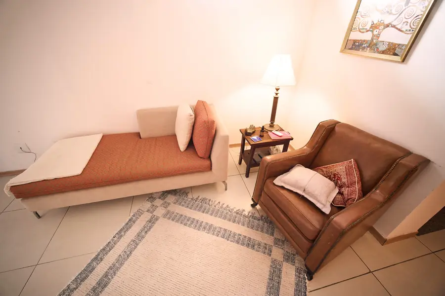 Poltronas no consultório de psicologia em Cabo Frio